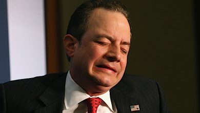 Photo of Trump to Reince Priebus: You're Fired!!