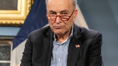 Photo of Schumer vs Trump in Battle Over Stimulus Check Signature