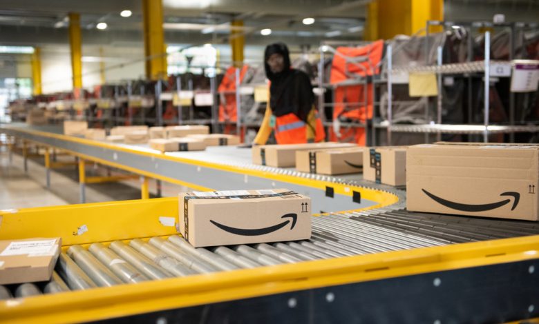 Image of Amazon warehouse.