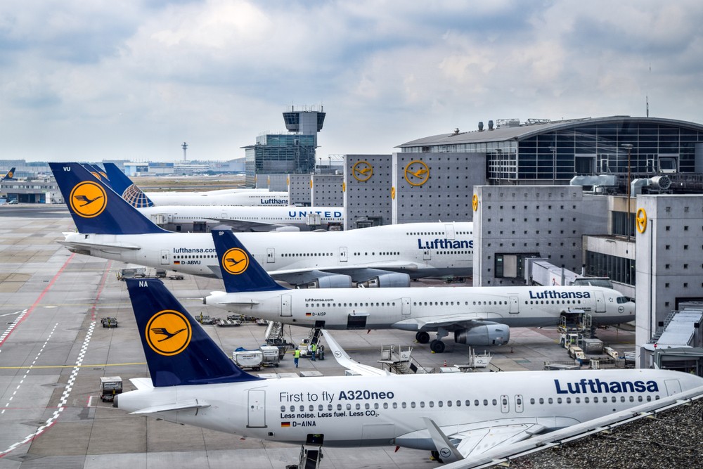 Low Demand Forces German Airline Lufthansa to Cut 22,000 Jobs ...