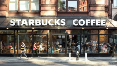 Photo of Starbucks Blocks Employees from Wearing Black Lives Matter Attire