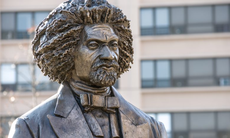 Statue showing visage of Frederick Douglas