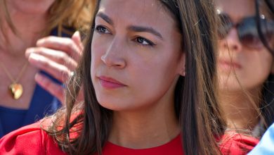 Photo of AOC/de Blasio Trade Verbal Jabs Over Budget Cuts