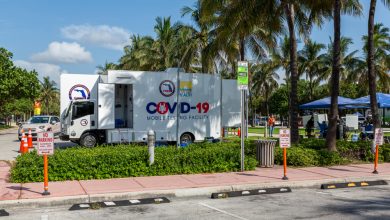 Photo of Florida Officers Raid House of COVID-19 Data Scientist Rebekah Jones