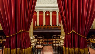 Photo of Democrats Continue to Fight Barrett Confirmation as Judiciary Committee Approves Nomination