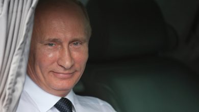 Photo of Opposition Leader Alexei Navalny Blames Putin for Poisoning