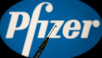 Photo of Pfizer Vaccine Volunteer Describes Mild Side Effects