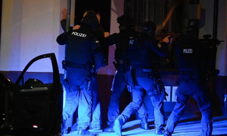Austrian Police responding to the Vienna terror attack.