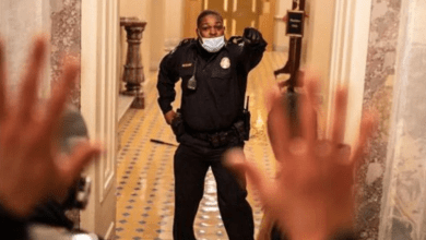 Photo of Congress Proposes Bill to Award Medal to Capitol Police Officer for Luring Rioters Away
