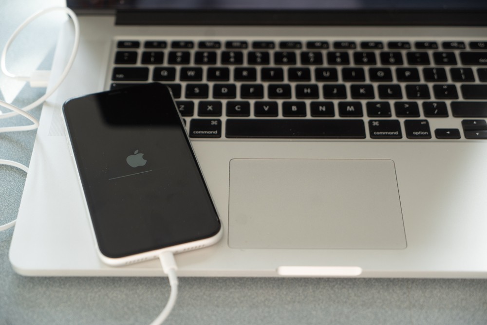 How to wirelessly sync your iphone to a windows pc reactionary times
