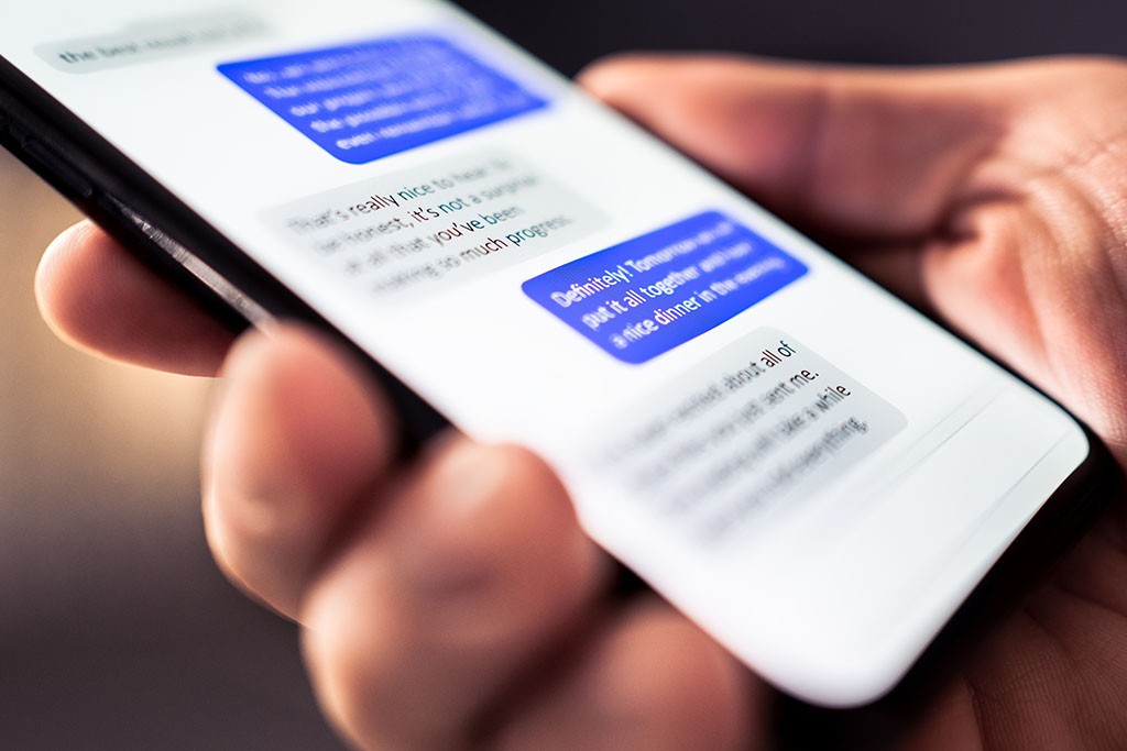 Navigating iPhone's Messaging System Understanding Settings, Updates and Professional Help