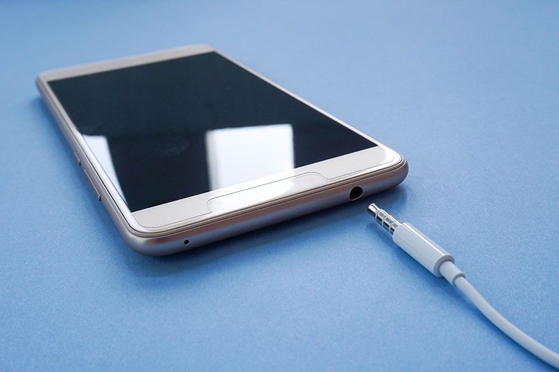 How to Diagnose and Fix a Faulty Headphone Jack on Your Phone