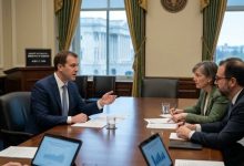 Photo of Anthropic CEO Dario Amodei Meets with Lawmakers to Discuss AI Safety